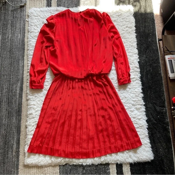 Vtg In The Mood Red Orange Pleated Day Dress - size 8 - Picture 14 of 16